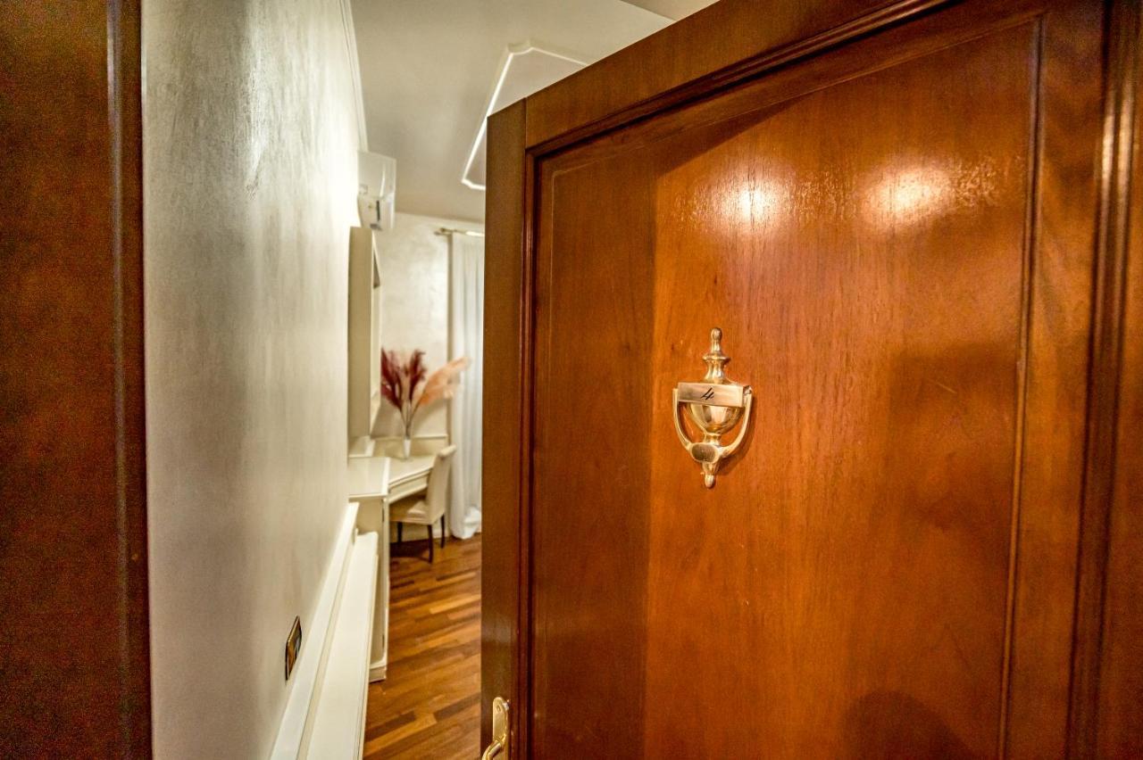 Downtown Luxury B&B - Termini Train Station Rome Buitenkant foto